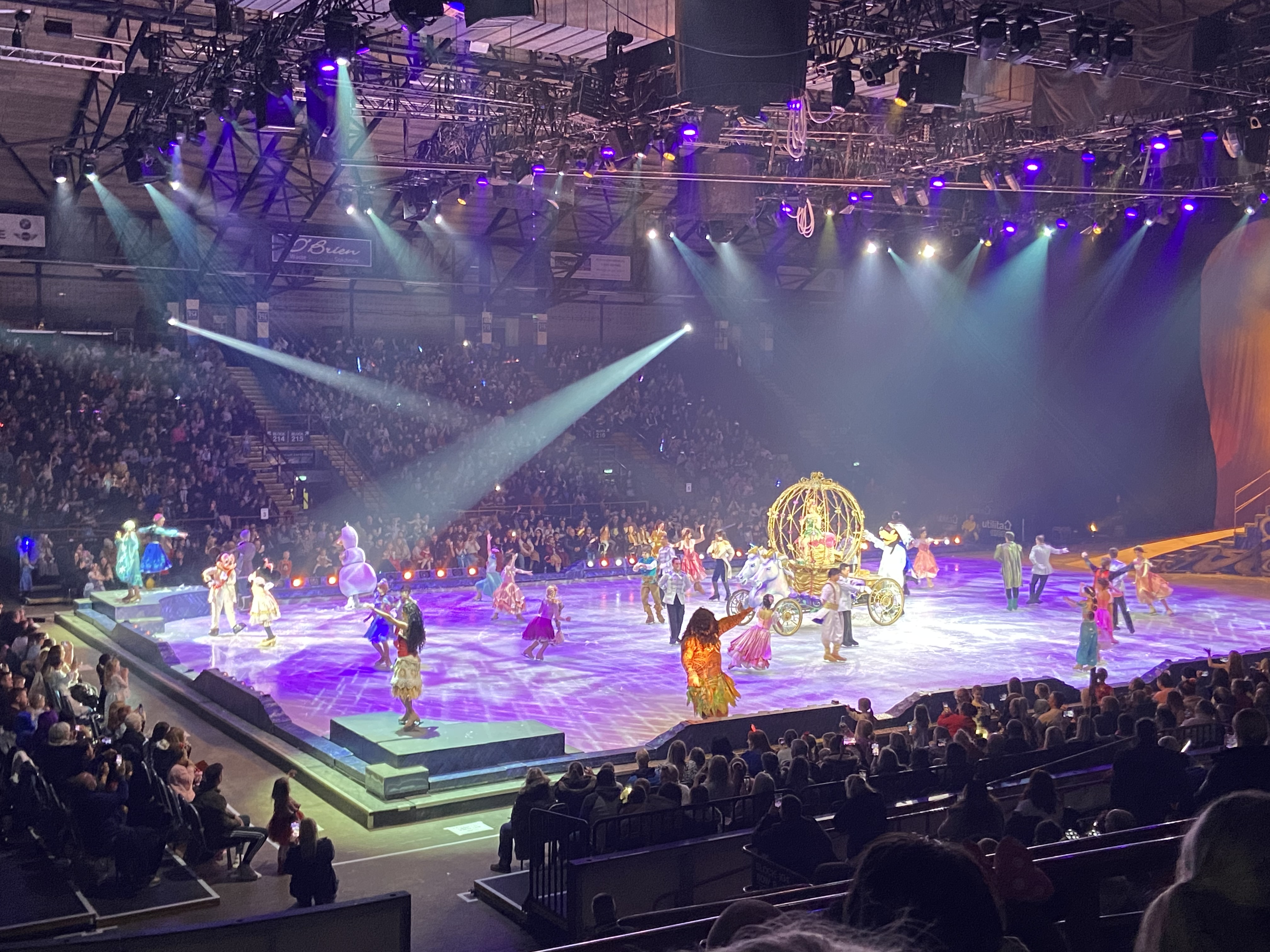 Magical Christmas Carol Services, Concerts, Shows & Pantomimes Near Ripon, Easingwold, and Boroughbridge (2025 Guide)